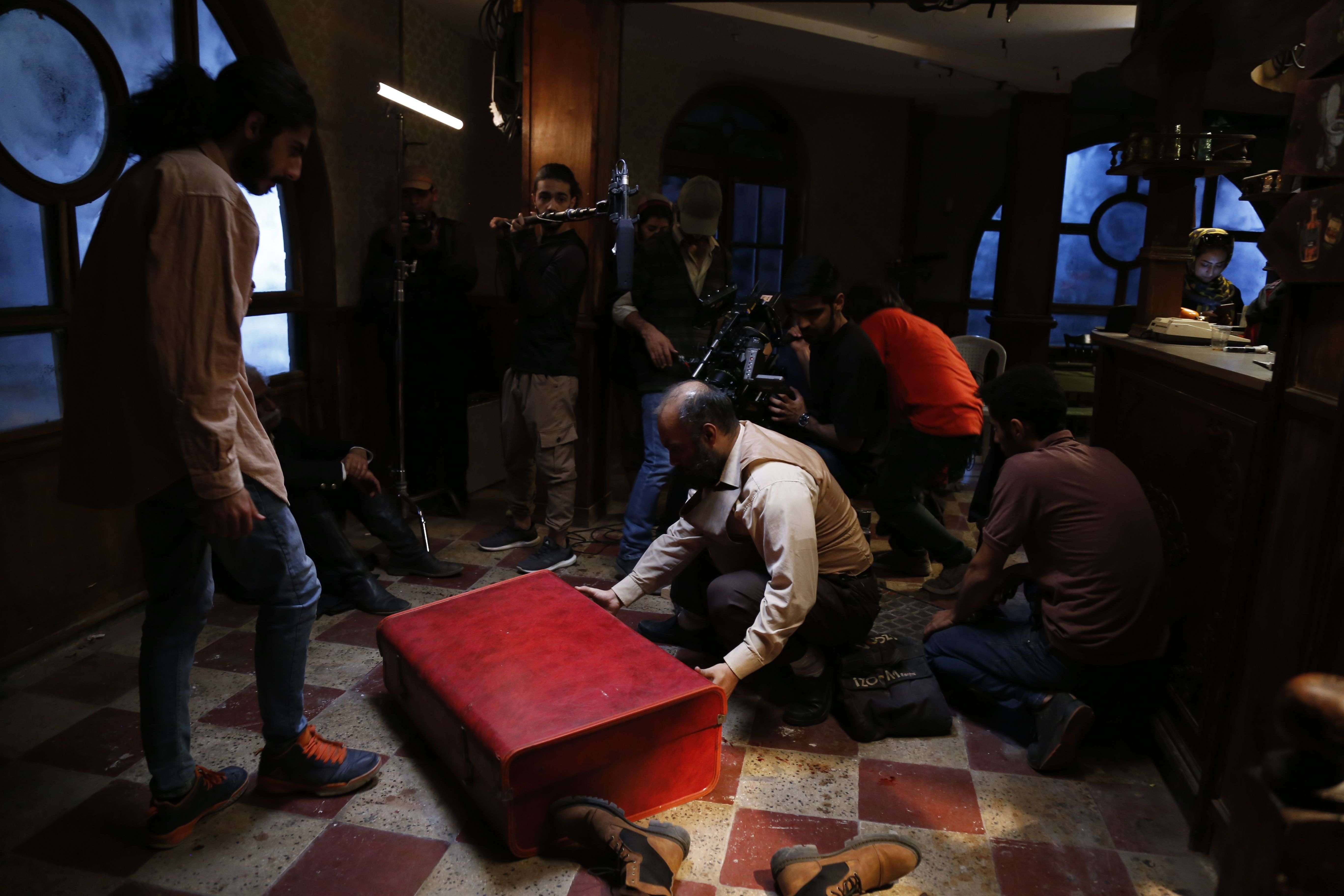 Behind the scenes 12